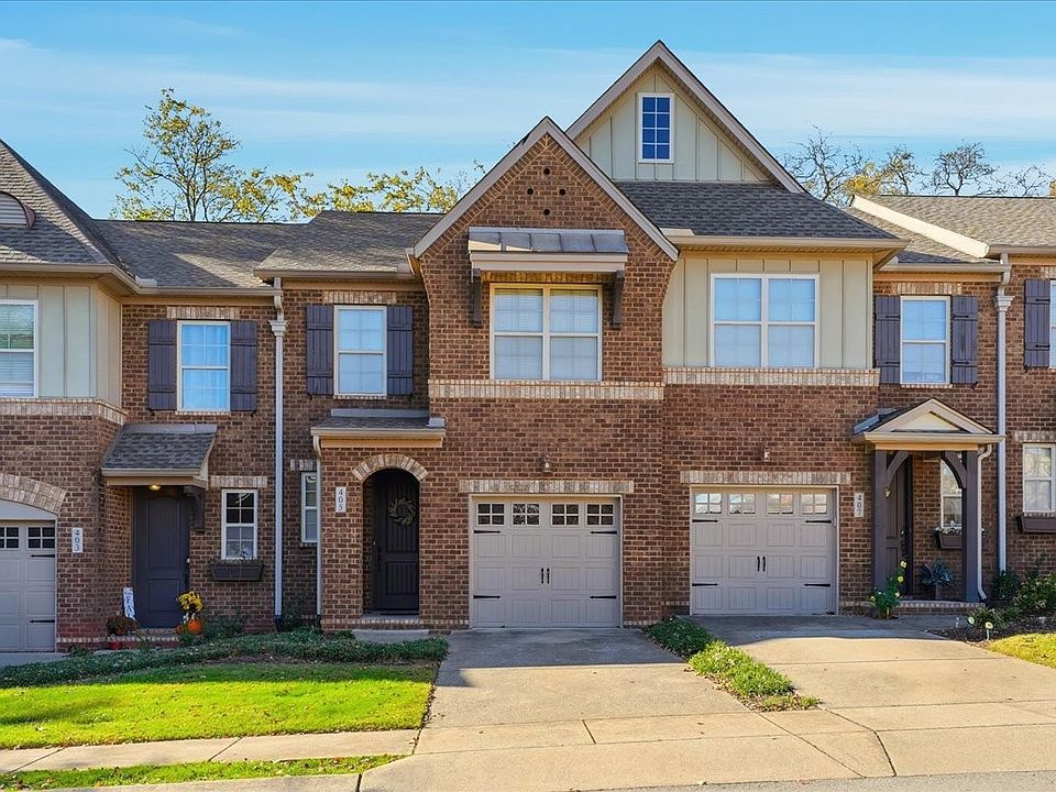 1st image of 405 Waterbrook Dr