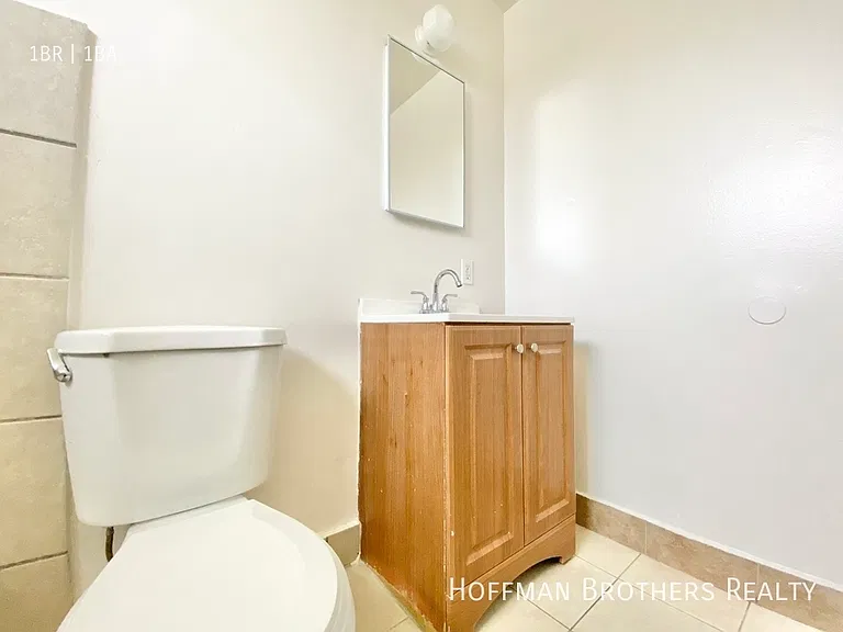 1425 W Jefferson Blvd #1/2 — Photo 3