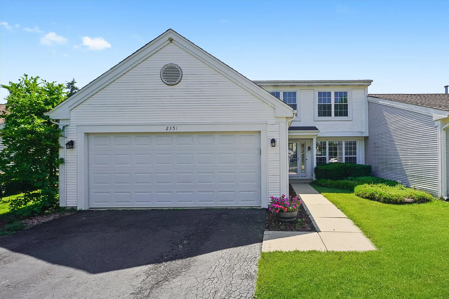 2351 Masters Ln photo 1
