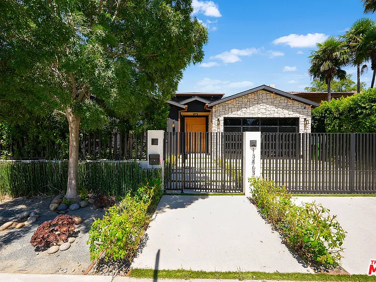 13463 Chandler Blvd — Photo 37