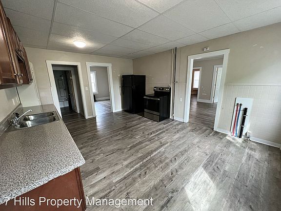 3rd image of 13 Brochu St