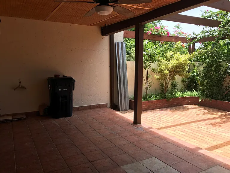 9733 NW 4th Ln — Photo 7