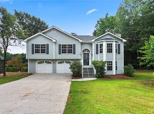 995 Crystal Water Dr, Lawrenceville, GA 30045