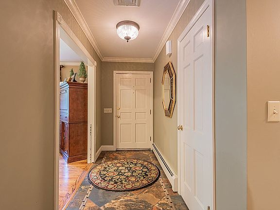 3rd image of 3 Twin Brook Ct