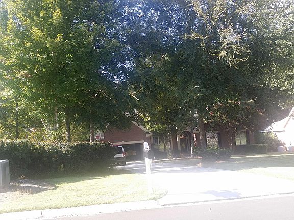 3rd image of 332 Barnsley Dr