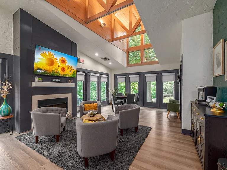 Clubhouse / Leasing Office