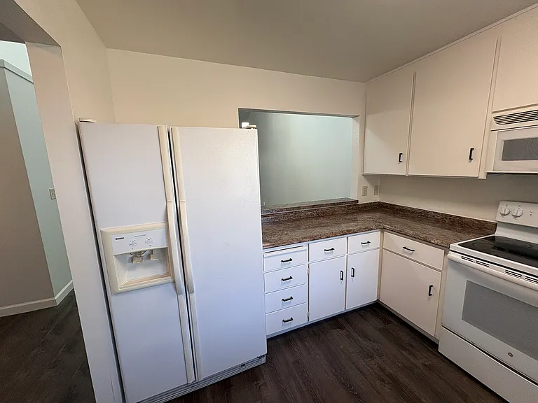 848 Erickson Ln — Photo 10