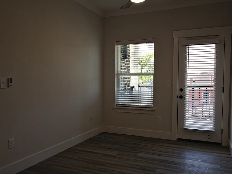 1805 Duncan Ave — Photo 56