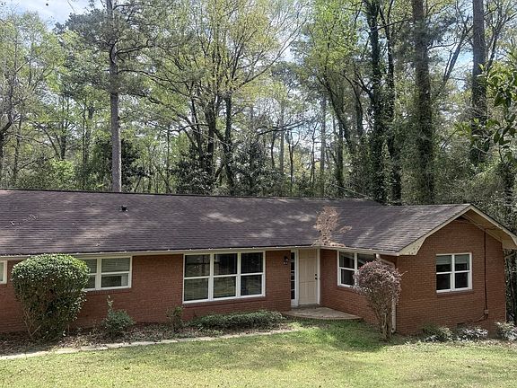 2nd image of 864 Windsor Rd