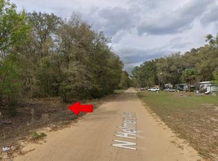 1 N Helmers Ave, Interlachen, FL 32148