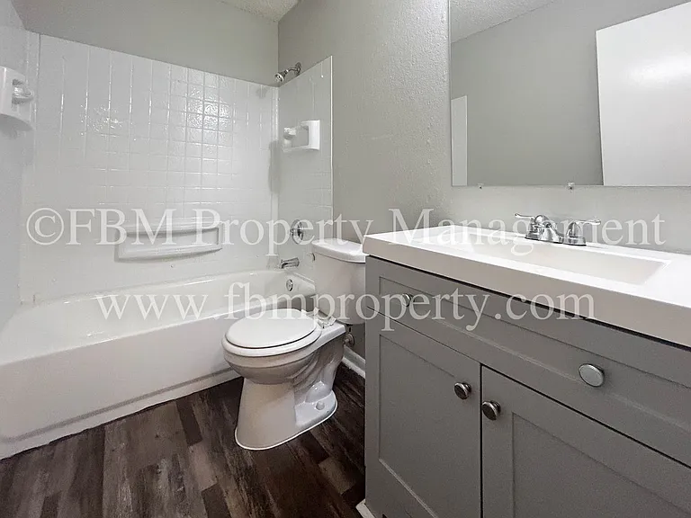 604 Walter Stephenson Rd #B — Photo 22