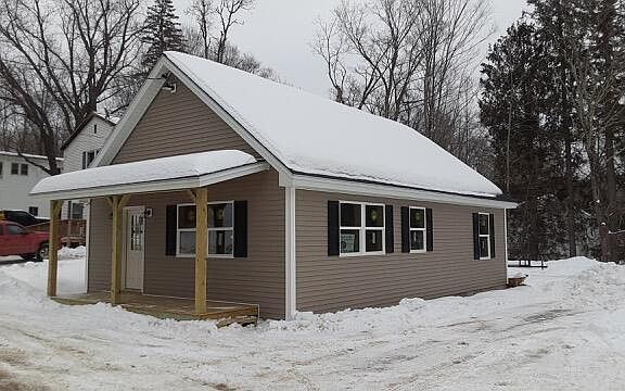 2nd image of 7 Center Hill Road