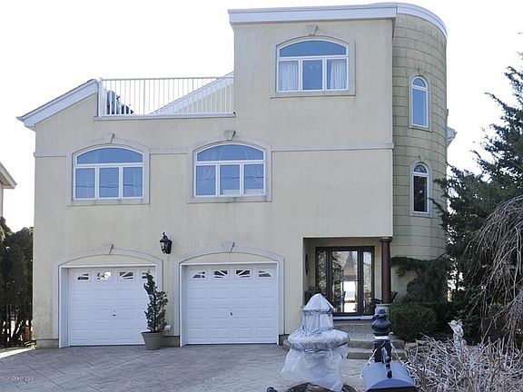 3rd image of 781 South Dr