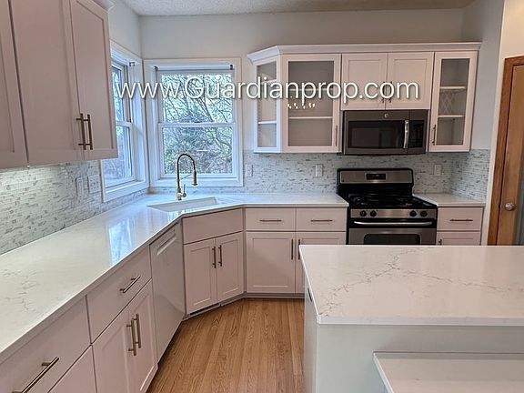 4th image of 4817 Williston Rd