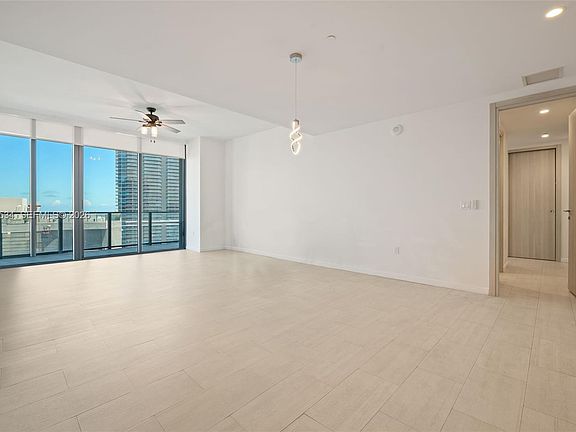 3rd image of 1000 Brickell Plz #Penthouse 5103