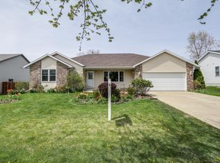 814 Twin Pines Dr, Madison, WI 53704