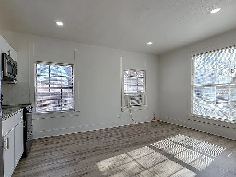 121 W Moore St #101 — Photo 28