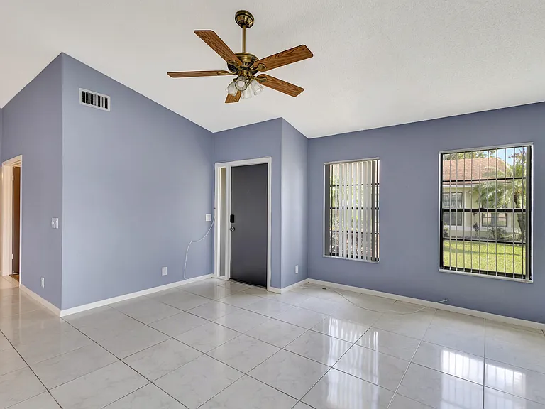 4385 Willow Brook Cir — Photo 5