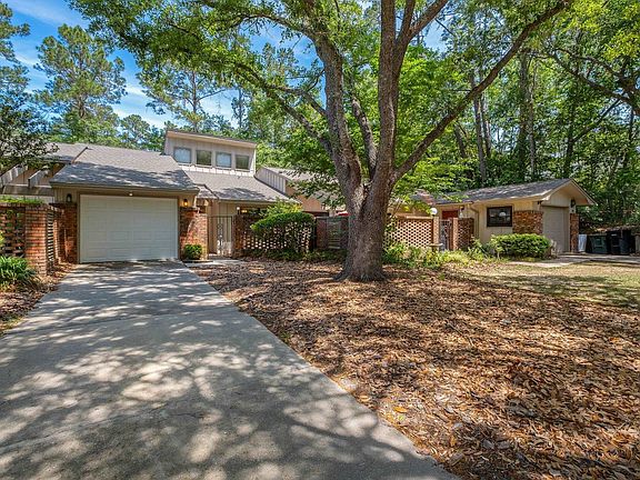 3rd image of 172 NE Villas Ct