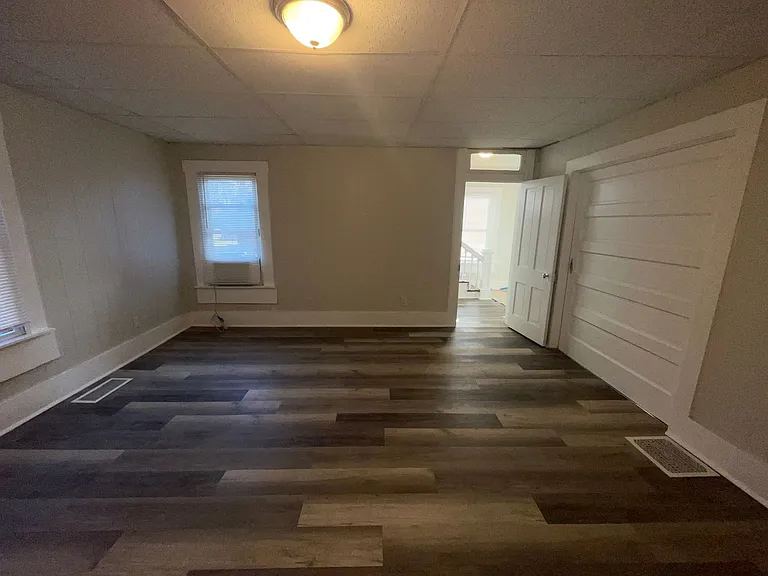 400 White St — Photo 15