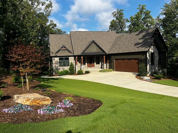 3307 Three Iron Dr