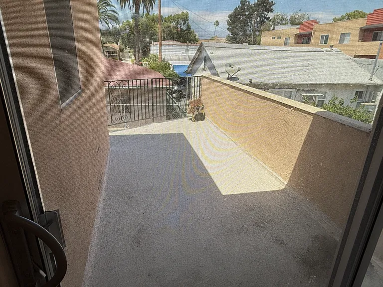 913 E Windsor Rd #6 — Photo 17