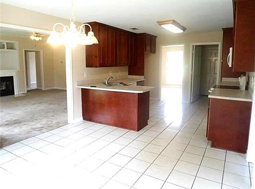 3rd image of 7028 Pinehurst Dr