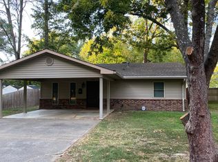 1712 Bruce St, Conway, AR 72034