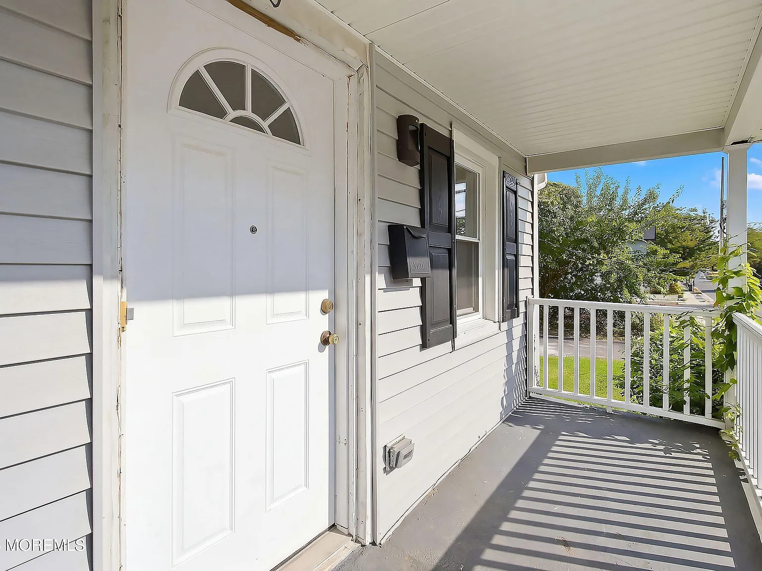 3 bed, 990 sqft, $3,500 — Photo 3