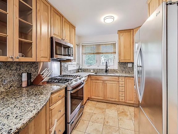 5th image of 7558 W Bryn Mawr Ave