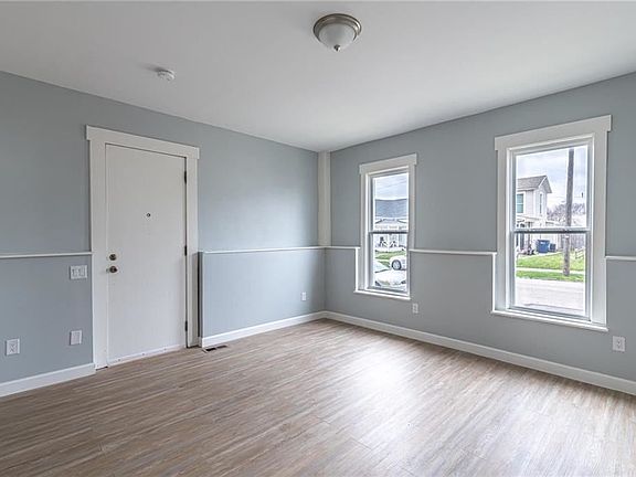 4th image of 739 S Downing St