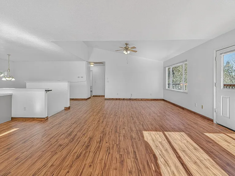 College Park Townhomes — Photo 10
