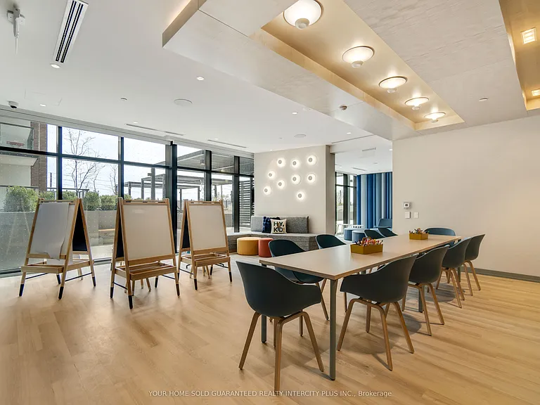 858 Dupont St #717 — Photo 47