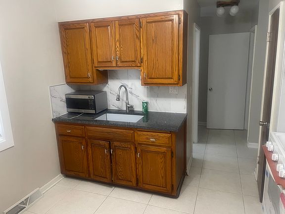 4th image of 4866 Crain St #A