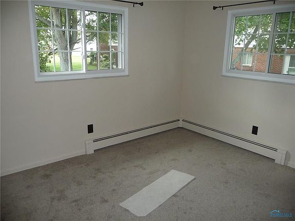 5th image of 705 E Crocker St