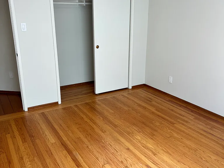 Bedroom #1 - Master (Pic #2)
