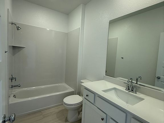 4th image of 7010 Rocky Bay Dr