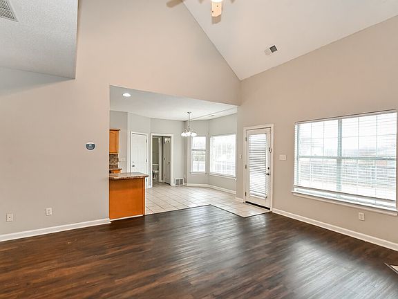 5th image of 8918 Lindstrom Dr