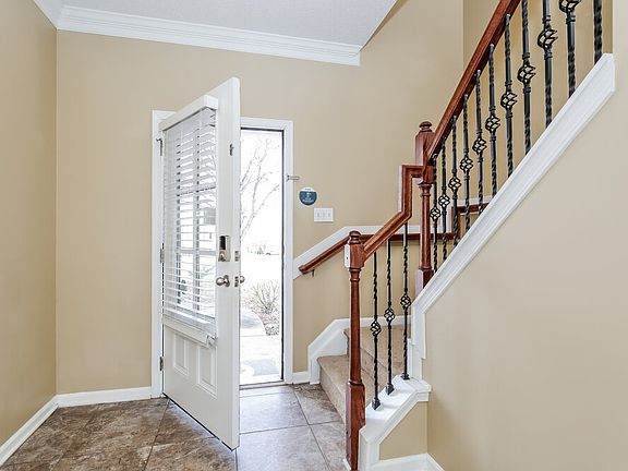 5th image of 708 Peach Orchard Dr