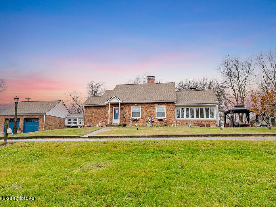 1st image of 621 Clover Dr