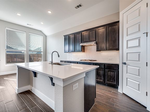 4th image of 1512 Shetland Rd