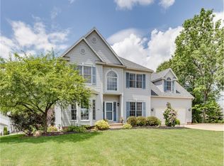 3090 Drexmore Dr, Cuyahoga Falls, OH 44223