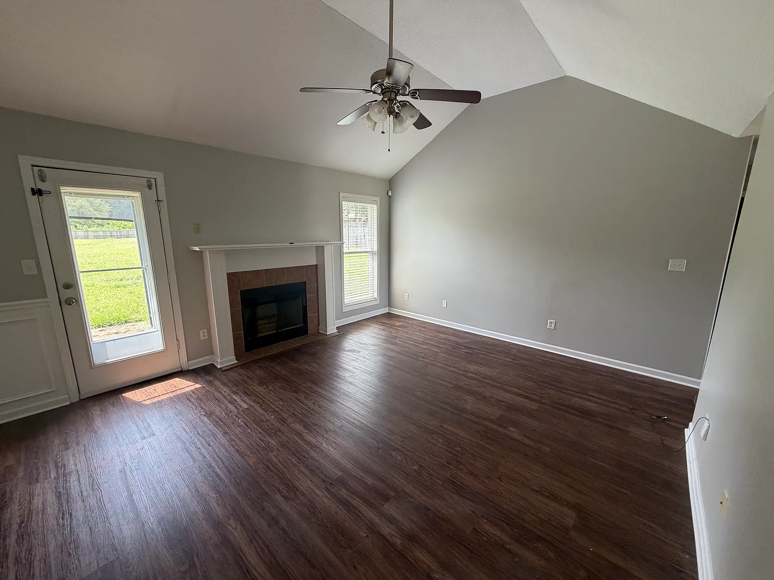 124 Paulmerston Dr — Photo 2