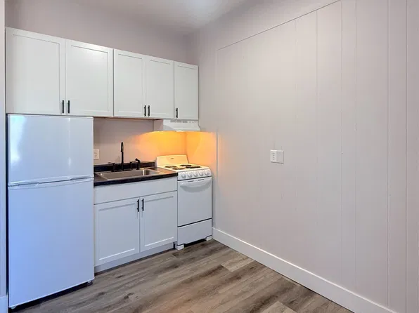 Fully Remodeled 1 Bedroom Near Campus, 409 E 10th St #1, Bloomington, IN 47408