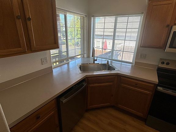 5th image of 2816 Vintage Ave SE