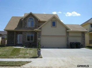16515 Greenleaf St, Omaha, NE 68136
