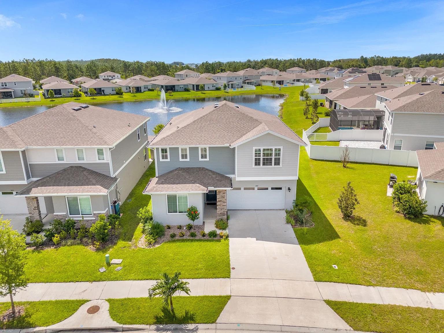 5 bed, 2825 sqft, $3,200 — Photo 3