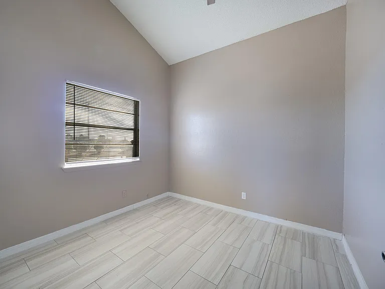 1901 Lake Omega St #A — Photo 12