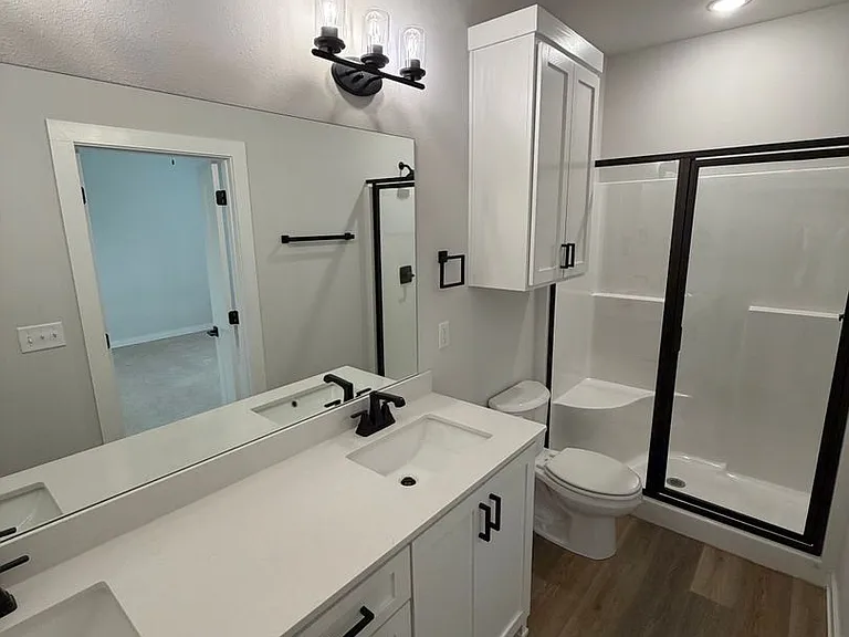 513 W Dallas St — Photo 67