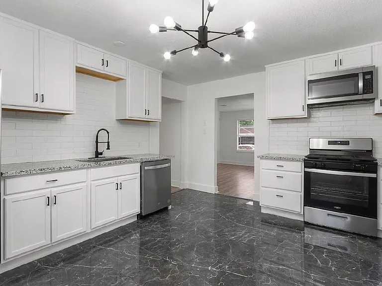 4303 Dacca Dr — Photo 6